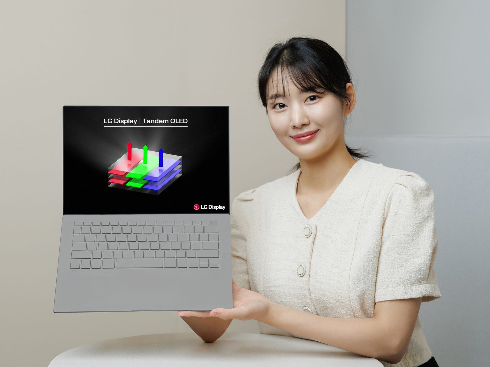 LG Display Begins Mass Production Of Tandem OLED Panels For Laptops