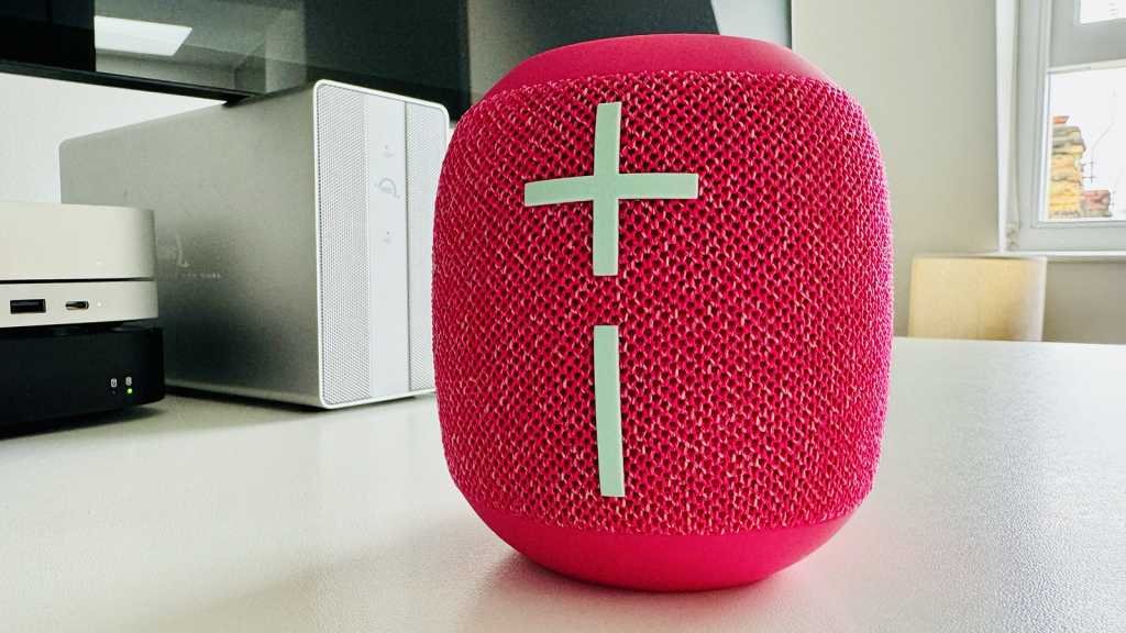 Ultimate Ears Wonderboom 4 Bluetooth speaker pink