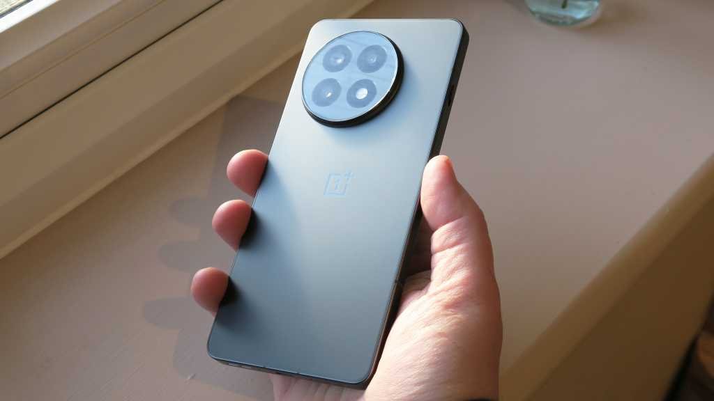 OnePlus 13R review bathroom handheld back